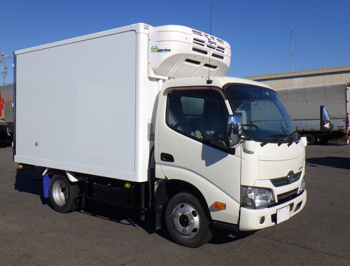 冷凍バン　-30℃設定　車輌総重量5ｔ未満　積載2ｔ