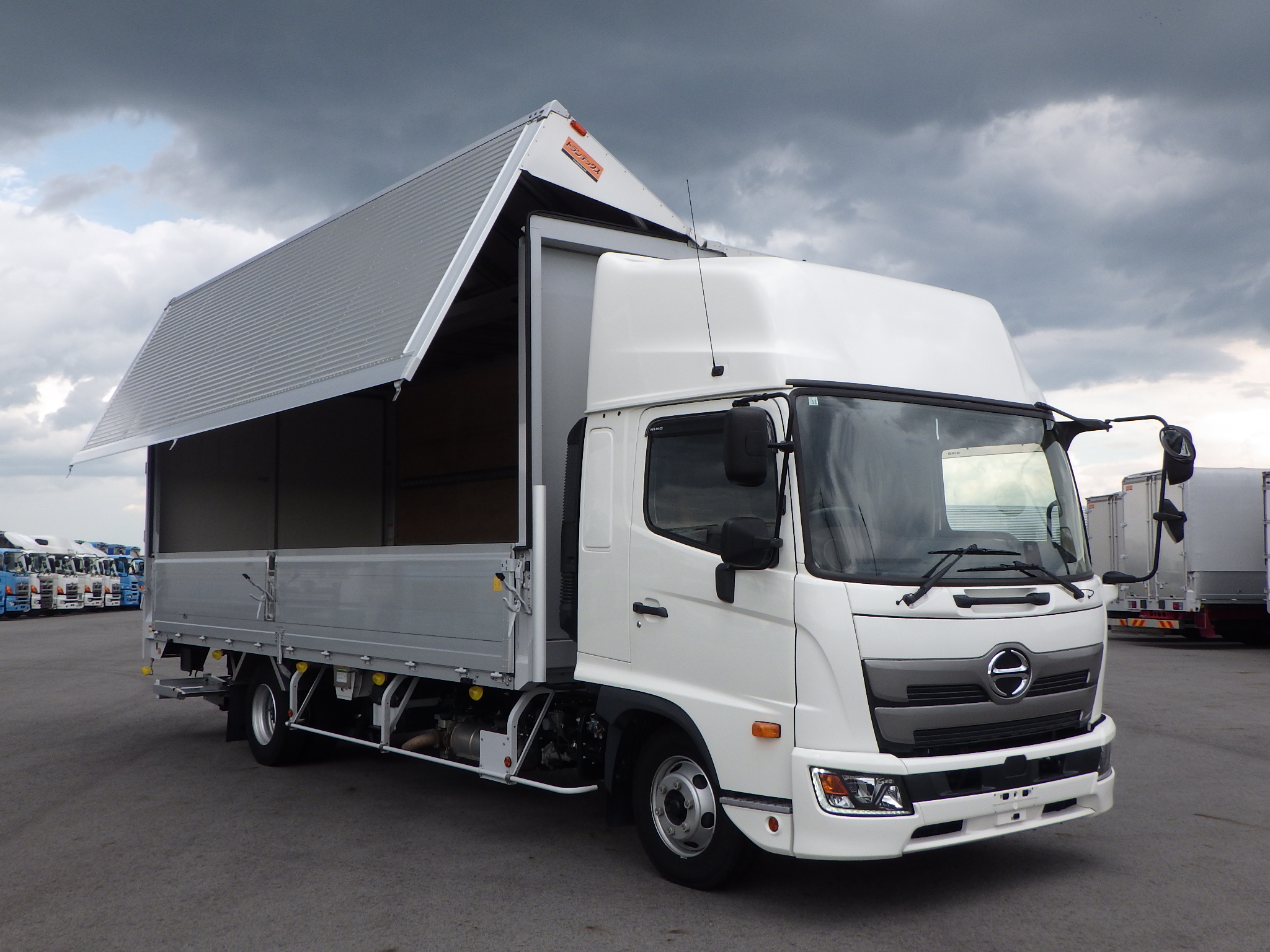 車検R7.11月迄 62ワイド 後輪エアサス 格納ゲート 積載2.2t