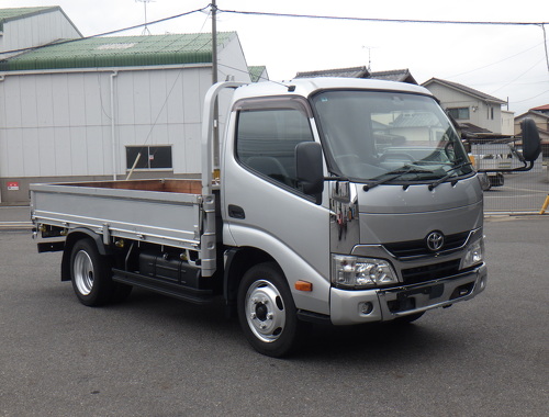 全低床　積載3ｔ　車輌総重量5,985kg　AT