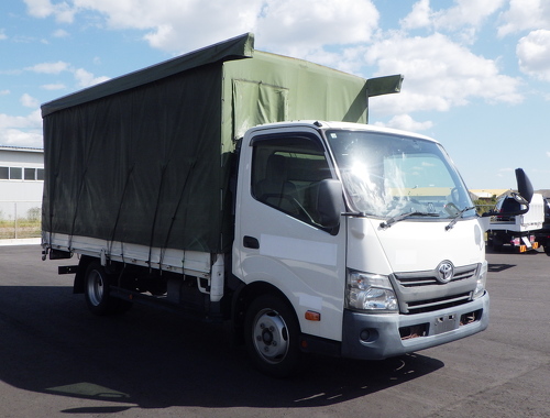 幌カーテン車　ワイドロング　全低床　車輌総重量5,135kg