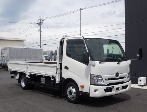ワイドロング　全低床　積載3ｔ　車輌総重量6,515kg